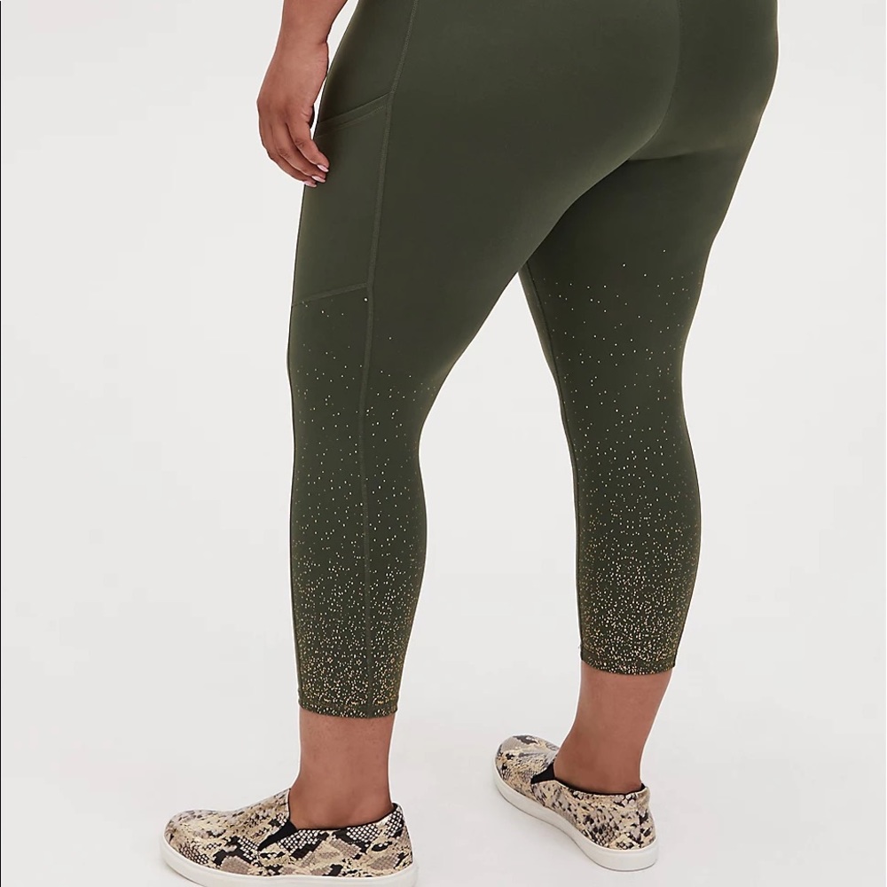 Torrid Olive Green & Gold Dot Crop Active Legging With Pockets - size 3 / 3X